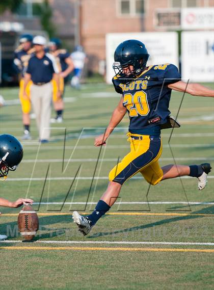 Thumbnail 2 in Prepa Tech vs Highland Park photogallery.