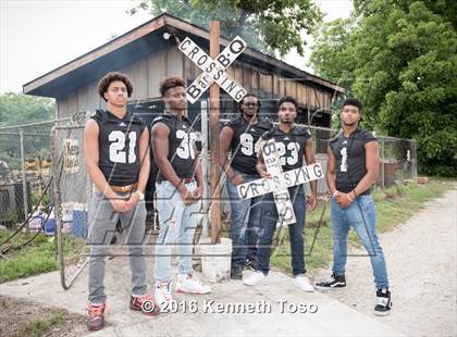 Thumbnail 3 in Steele (2016 Preseason Top 25 Early Contenders Photo Shoot)  photogallery.