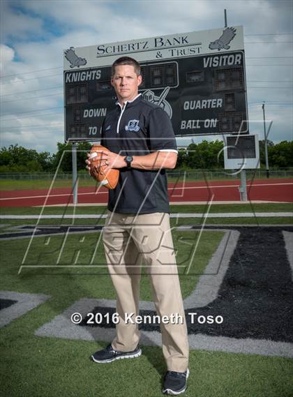 Thumbnail 2 in Steele (2016 Preseason Top 25 Early Contenders Photo Shoot)  photogallery.