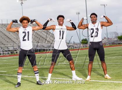 Thumbnail 1 in Steele (2016 Preseason Top 25 Early Contenders Photo Shoot)  photogallery.