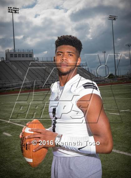 Thumbnail 3 in Steele (2016 Preseason Top 25 Early Contenders Photo Shoot)  photogallery.
