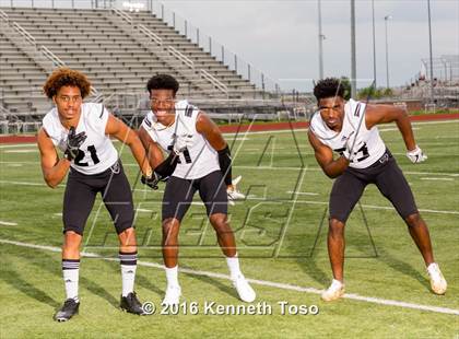 Thumbnail 3 in Steele (2016 Preseason Top 25 Early Contenders Photo Shoot)  photogallery.