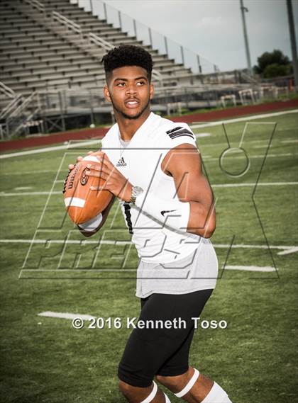 Thumbnail 3 in Steele (2016 Preseason Top 25 Early Contenders Photo Shoot)  photogallery.