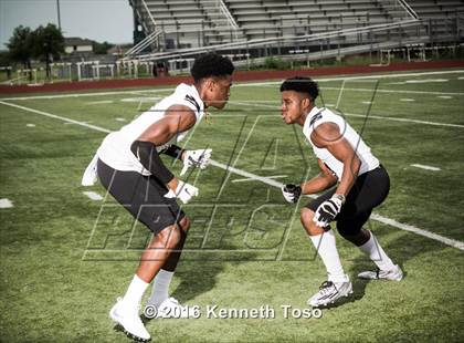 Thumbnail 3 in Steele (2016 Preseason Top 25 Early Contenders Photo Shoot)  photogallery.