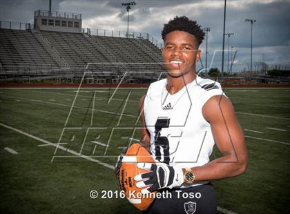 Thumbnail 3 in Steele (2016 Preseason Top 25 Early Contenders Photo Shoot)  photogallery.