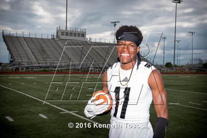 Thumbnail 3 in Steele (2016 Preseason Top 25 Early Contenders Photo Shoot)  photogallery.