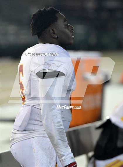 Thumbnail 3 in Cathedral Catholic vs. St. Mary's (CIF State Division 1AA Final) photogallery.