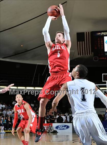 Thumbnail 3 in Mater Dei vs. Loyola (CIF SS D1AA Semifinal) photogallery.