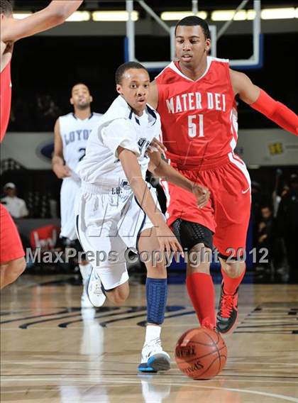 Thumbnail 1 in Mater Dei vs. Loyola (CIF SS D1AA Semifinal) photogallery.