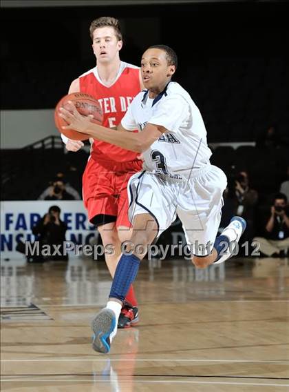 Thumbnail 3 in Mater Dei vs. Loyola (CIF SS D1AA Semifinal) photogallery.