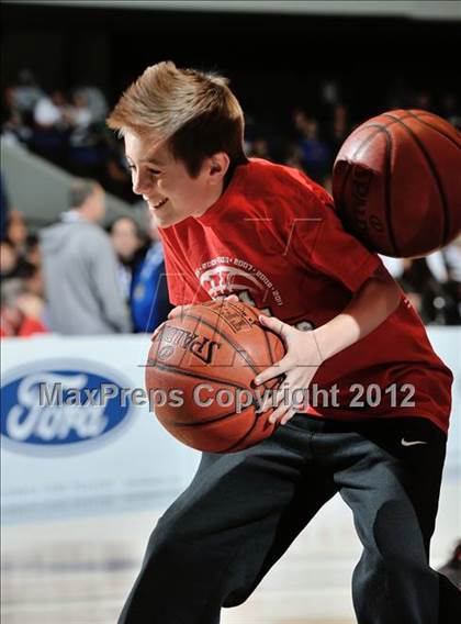 Thumbnail 2 in Mater Dei vs. Loyola (CIF SS D1AA Semifinal) photogallery.