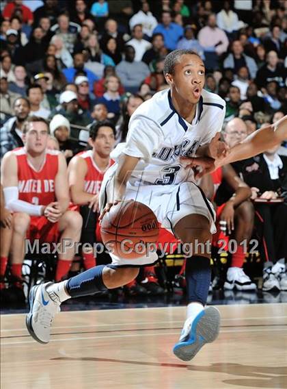 Thumbnail 3 in Mater Dei vs. Loyola (CIF SS D1AA Semifinal) photogallery.