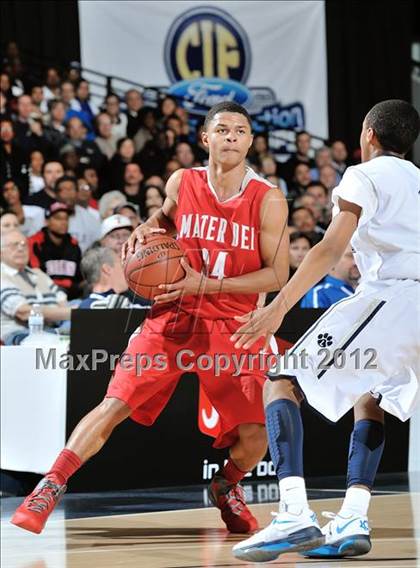 Thumbnail 2 in Mater Dei vs. Loyola (CIF SS D1AA Semifinal) photogallery.