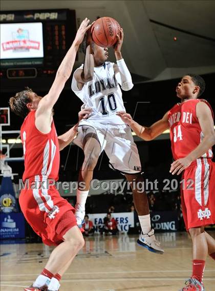 Thumbnail 3 in Mater Dei vs. Loyola (CIF SS D1AA Semifinal) photogallery.