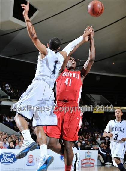 Thumbnail 1 in Mater Dei vs. Loyola (CIF SS D1AA Semifinal) photogallery.