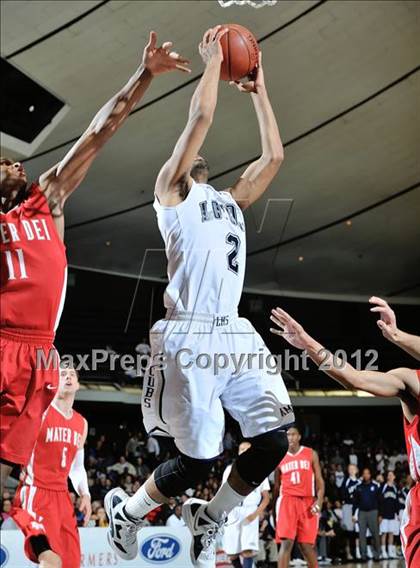 Thumbnail 2 in Mater Dei vs. Loyola (CIF SS D1AA Semifinal) photogallery.