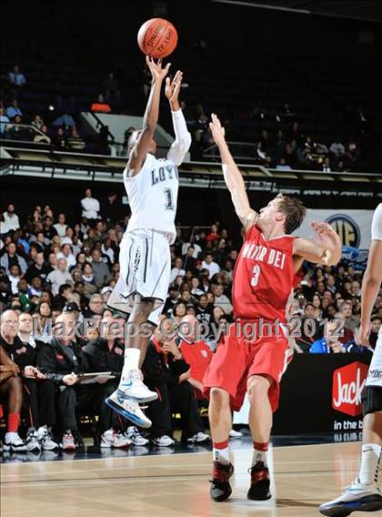 Thumbnail 2 in Mater Dei vs. Loyola (CIF SS D1AA Semifinal) photogallery.