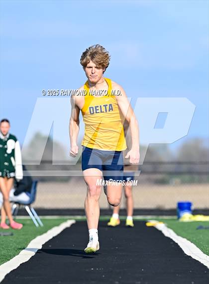 Thumbnail 2 in Pendleton Heights at Delta (Long Jump) photogallery.