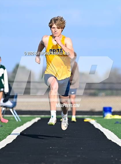 Thumbnail 1 in Pendleton Heights at Delta (Long Jump) photogallery.