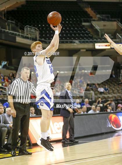 Thumbnail 3 in Dixie Heights vs Covington Catholic (Ninth Region) photogallery.