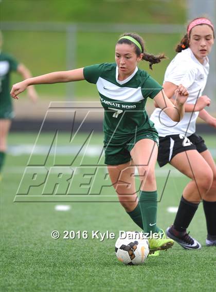 Thumbnail 2 in Incarnate Word vs Hockaday (National Elite Prep Showcase) photogallery.