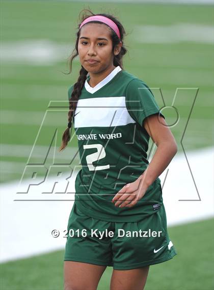 Thumbnail 3 in Incarnate Word vs Hockaday (National Elite Prep Showcase) photogallery.