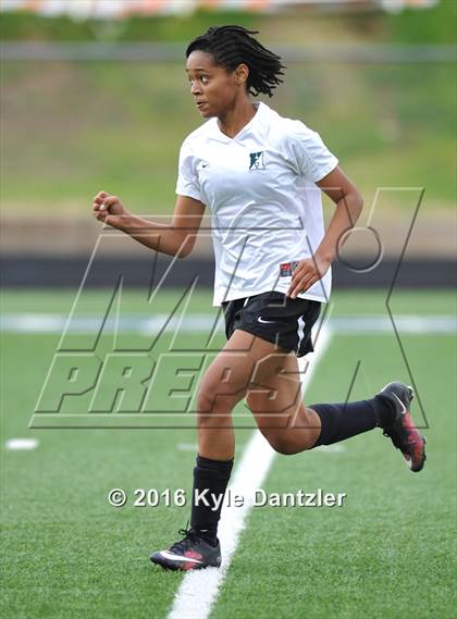 Thumbnail 2 in Incarnate Word vs Hockaday (National Elite Prep Showcase) photogallery.