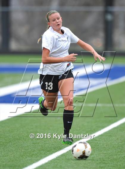 Thumbnail 3 in Incarnate Word vs Hockaday (National Elite Prep Showcase) photogallery.