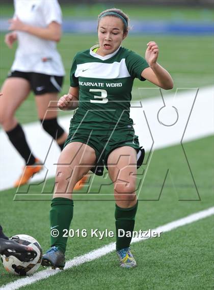 Thumbnail 2 in Incarnate Word vs Hockaday (National Elite Prep Showcase) photogallery.