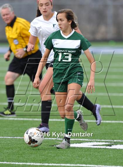 Thumbnail 3 in Incarnate Word vs Hockaday (National Elite Prep Showcase) photogallery.