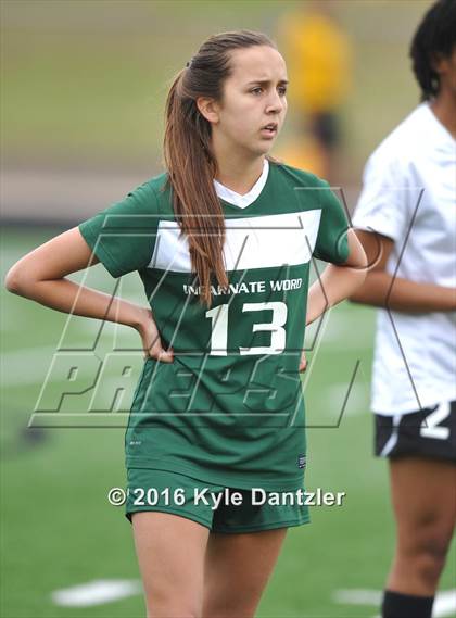 Thumbnail 2 in Incarnate Word vs Hockaday (National Elite Prep Showcase) photogallery.