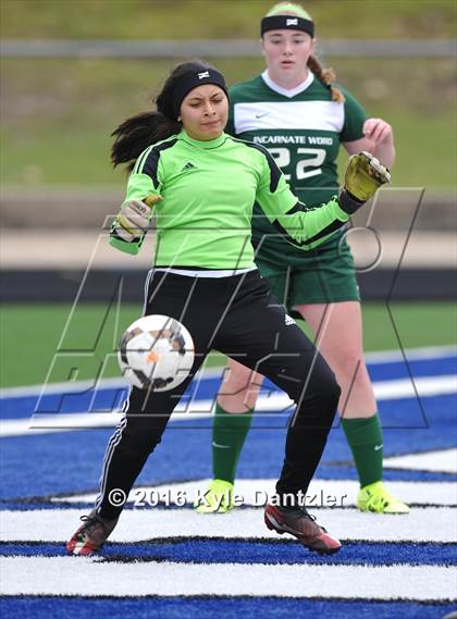 Thumbnail 1 in Incarnate Word vs Hockaday (National Elite Prep Showcase) photogallery.