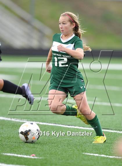 Thumbnail 2 in Incarnate Word vs Hockaday (National Elite Prep Showcase) photogallery.