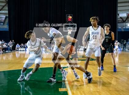 Thumbnail 2 in Auburn vs. Rainier Beach (WIAA 3A Final)  photogallery.