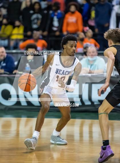 Thumbnail 2 in Auburn vs. Rainier Beach (WIAA 3A Final)  photogallery.