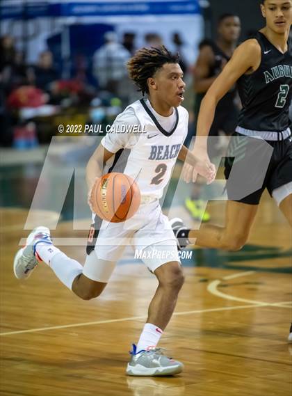 Thumbnail 2 in Auburn vs. Rainier Beach (WIAA 3A Final)  photogallery.