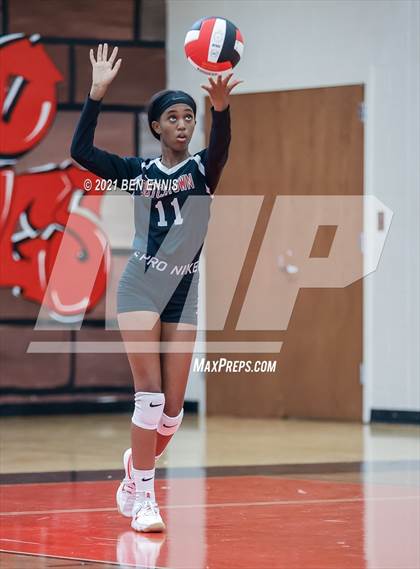 Thumbnail 1 in Dutchtown vs Perry photogallery.