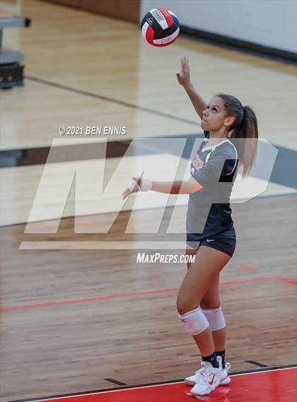Thumbnail 1 in Dutchtown vs Perry photogallery.