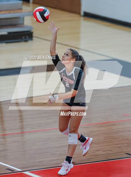 Thumbnail 3 in Dutchtown vs Perry photogallery.