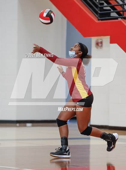 Thumbnail 2 in Dutchtown vs Perry photogallery.