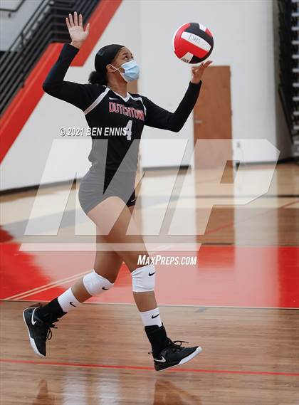 Thumbnail 2 in Dutchtown vs Perry photogallery.