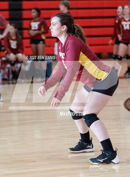 Thumbnail 3 in Dutchtown vs Perry photogallery.