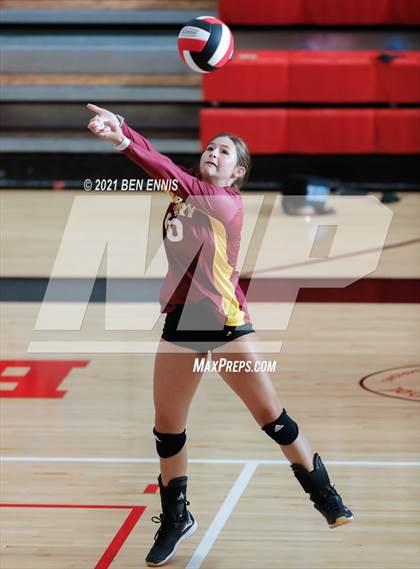 Thumbnail 1 in Dutchtown vs Perry photogallery.