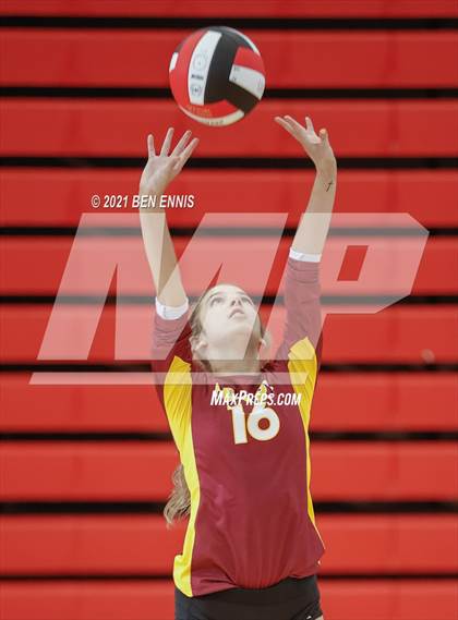 Thumbnail 2 in Dutchtown vs Perry photogallery.