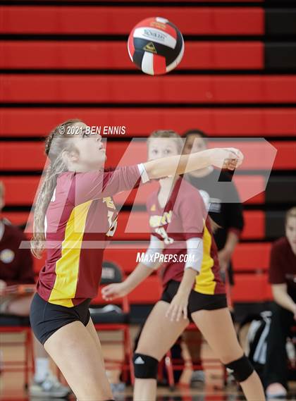 Thumbnail 1 in Dutchtown vs Perry photogallery.