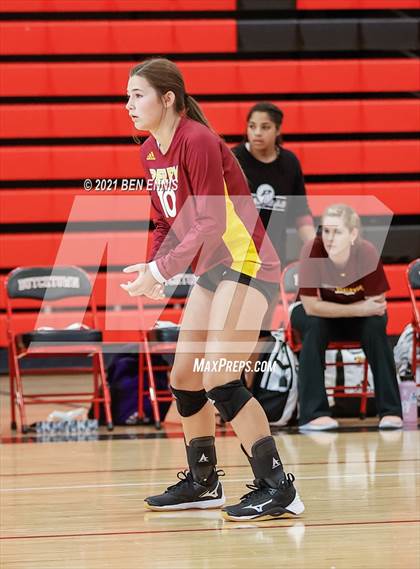 Thumbnail 2 in Dutchtown vs Perry photogallery.