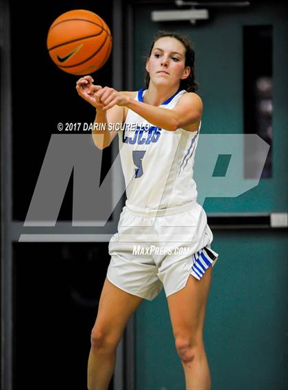 Thumbnail 2 in La Jolla Country Day vs. New Hope Academy (NIKE Tournament of Champions) photogallery.