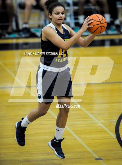 Thumbnail 3 in La Jolla Country Day vs. New Hope Academy (NIKE Tournament of Champions) photogallery.