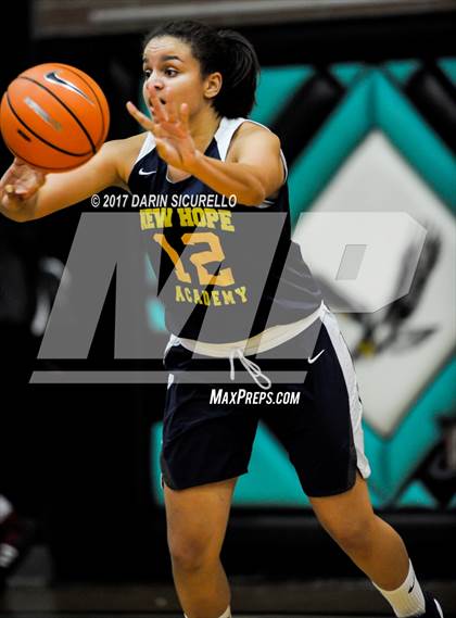 Thumbnail 3 in La Jolla Country Day vs. New Hope Academy (NIKE Tournament of Champions) photogallery.