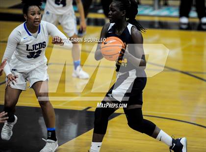 Thumbnail 3 in La Jolla Country Day vs. New Hope Academy (NIKE Tournament of Champions) photogallery.